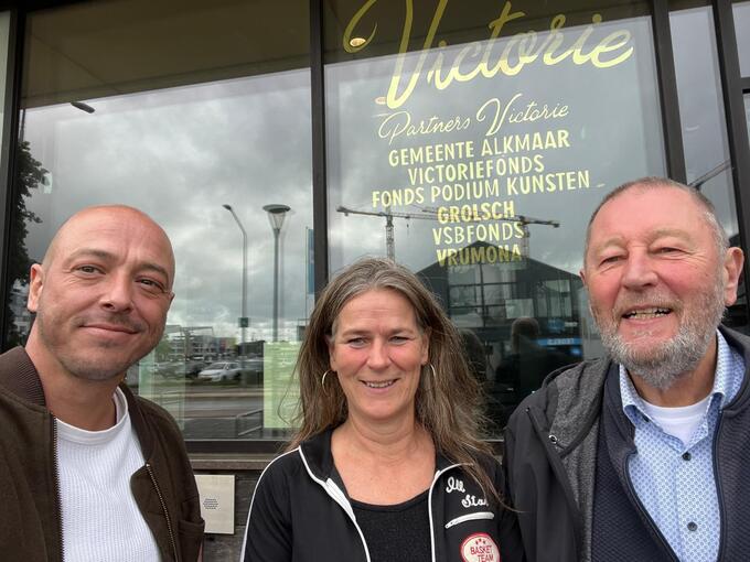 OP DE KOFFIE BIJ.. Loes Wagenmaker van Podium Victorie