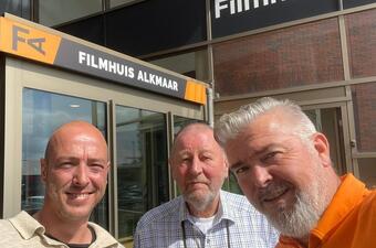 OP DE KOFFIE BIJ.. Albert Schoemaker van het Filmhuis Alkmaar